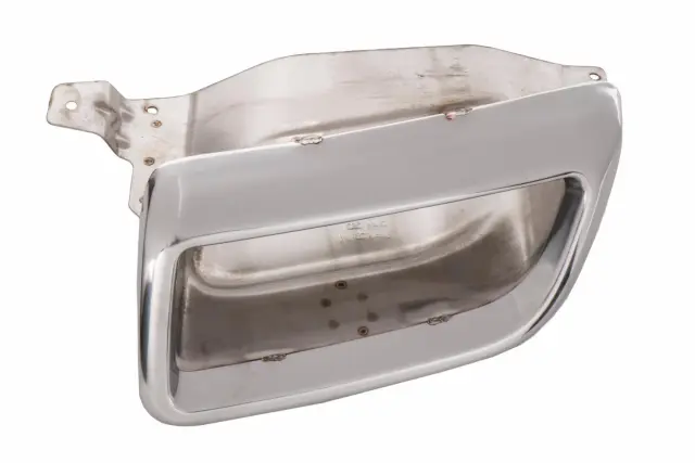 Driver Side Bumper Tail Pipe Bezel - GM (20837549) - view 5