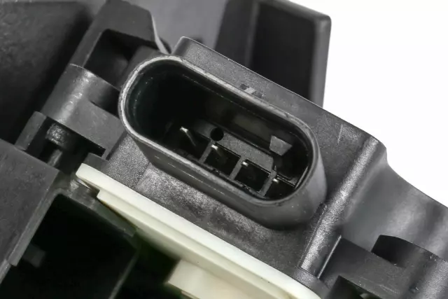 Front Bumper Shutter - GM (23478032) - view 10