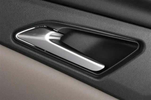 Door Trim Panel - GM (26533488) - view 9