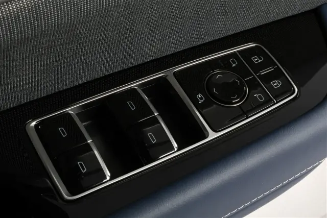 Door Trim Panel - GM (42929721) - view 11