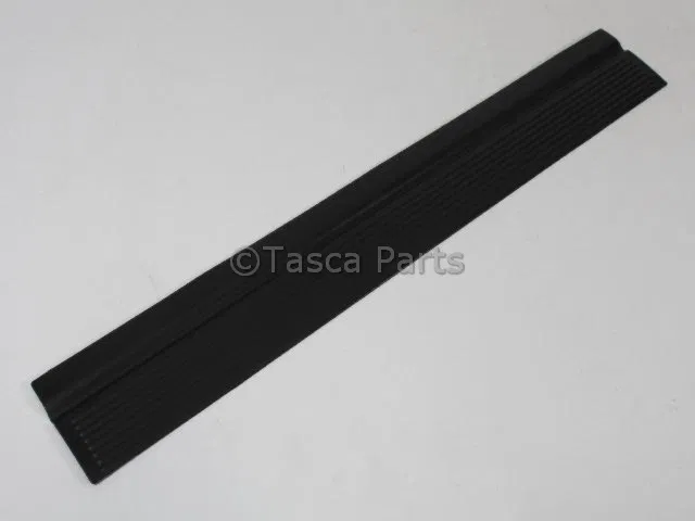 Tailgate Applique - Mopar (55295060) - view 11