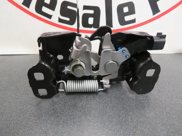 Latch - Mopar (68756973AA) - view 2