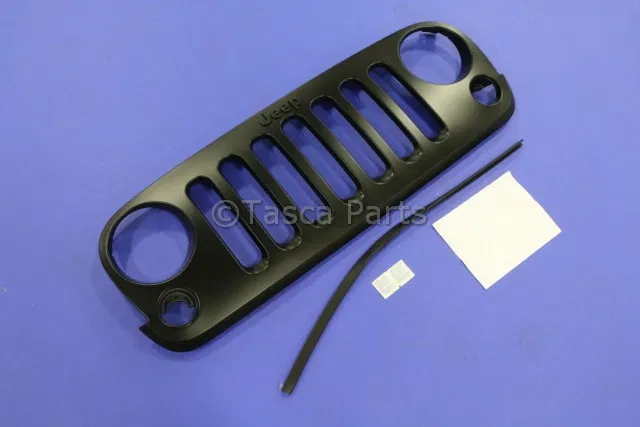Grille - Mopar (82213772AB)