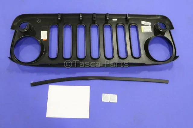 Grille - Mopar (82213772AB) - view 14