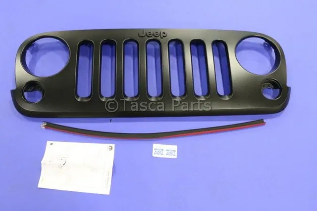 Grille - Mopar (82213772AB) - view 3