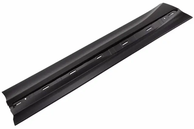 Lower Molding - Driver's Side (LH) - GM (84207882)
