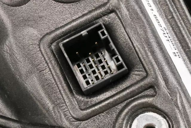 Mirror Assembly - Driver's Side (LH) - GM (84498310) - view 6