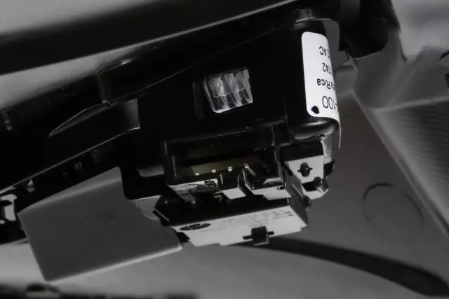 Black Windshield Upper Trim Panel - GM (84601724) - view 4