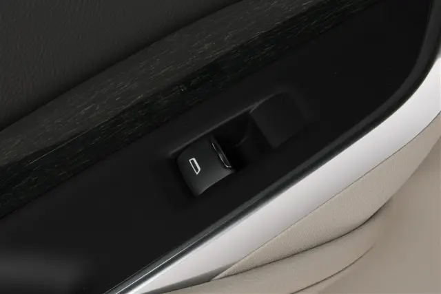Door Trim Panel - GM (84744094) - view 3