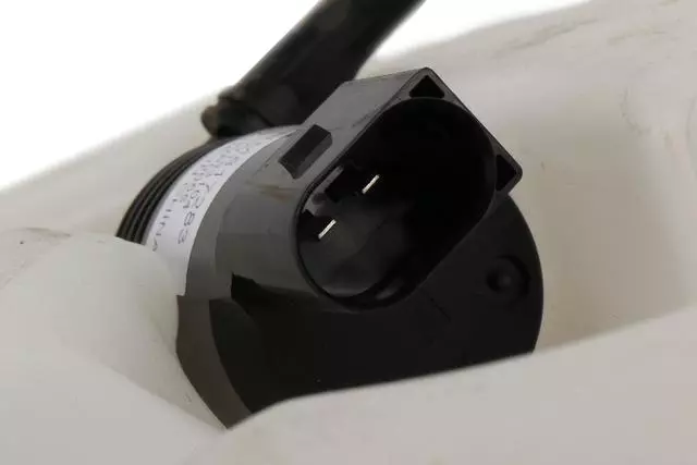 Windshield Washer Solvent Container - GM (84763238)
