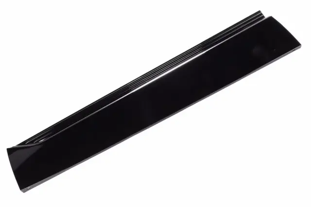 Lower Molding - GM (84828709) - view 2