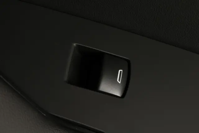 Door Trim Panel - GM (84997678) - view 10