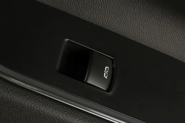 Door Trim Panel - GM (85019591) - view 10