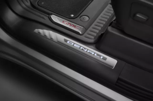 Illuminated Front Door Sill Plates - GM (85527846)