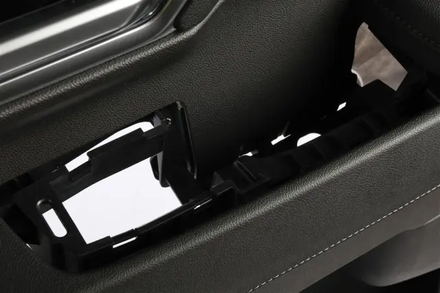 Door Trim Panel - GM (85614516) - view 9