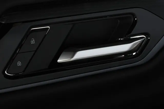 Door Interior Trim Panel - GM (85716708) - view 2
