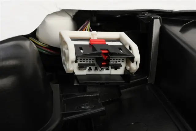 Door Trim Panel - GM (85795310) - view 12