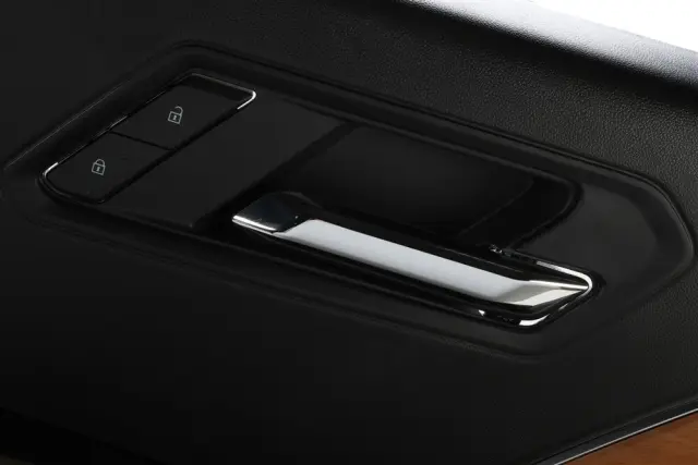 Door Trim Panel - GM (85795310) - view 9