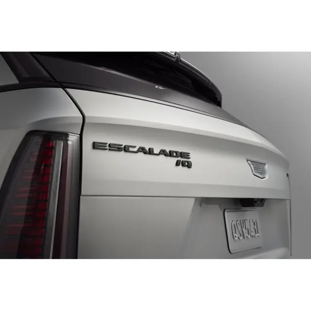 Escalade Iq Emblem - Hudson Metallic - GM (86508655)