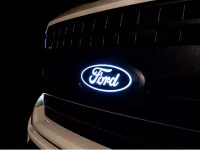 Halogen Lighted Front Emblem Kit With Camera - Ford (vmc3z8a224c)